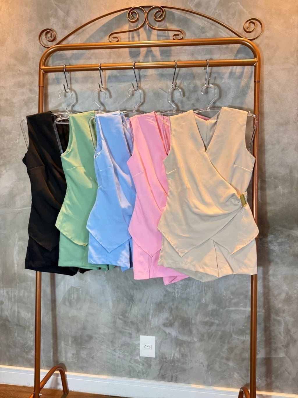 Conjunto Izzy alfaiataria Shorts e Blusa