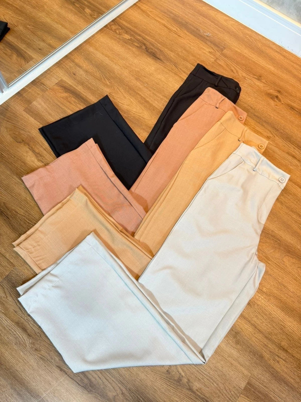 Calça Gabriela alfaiataria pantalona